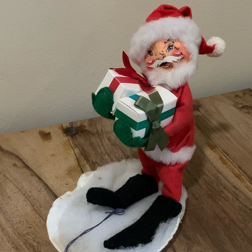 Vintage Annalee Santa With Presents Felt Christmas Figurine